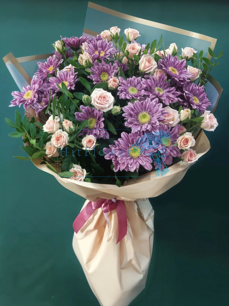Букет цветов Сиреневая Серенада Букет цветов из: Хризантемы и Розы